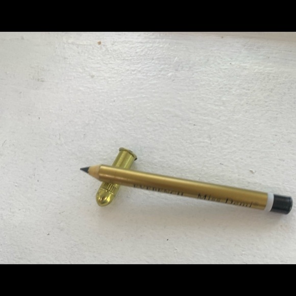 Waterproof eyeliner- miss Demi - Picture 3 of 4